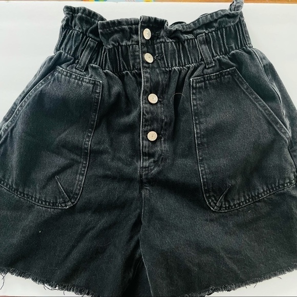 Zara Pants - Zara high waist Shorts